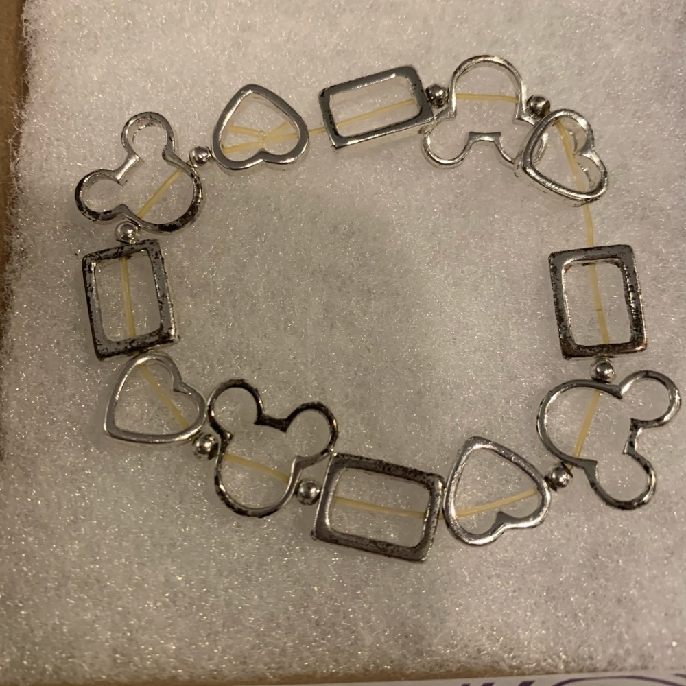 Disney bracelet.never worn.